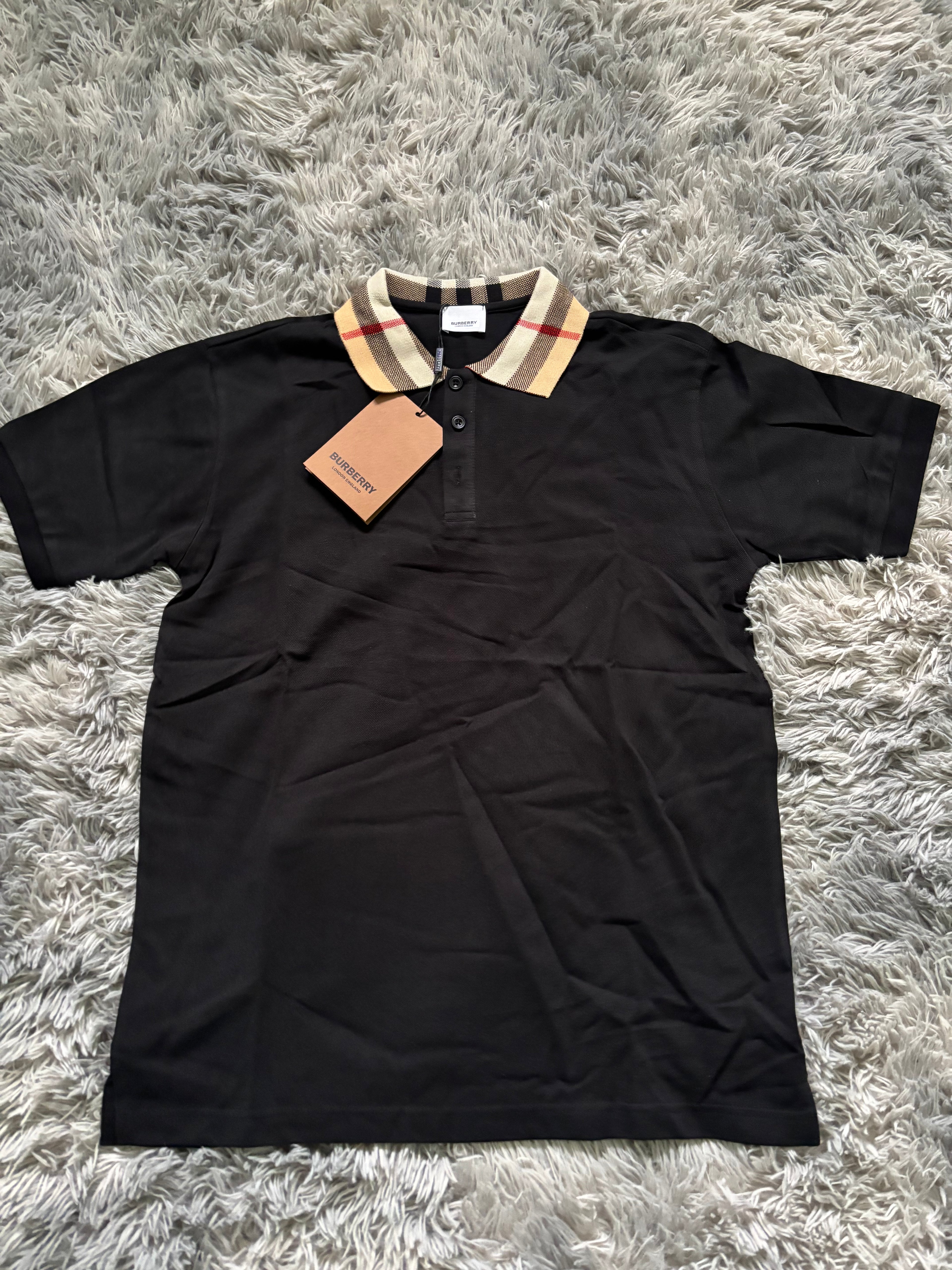 Burbbery black tee