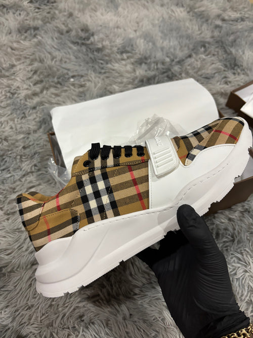 Burbbery shoes