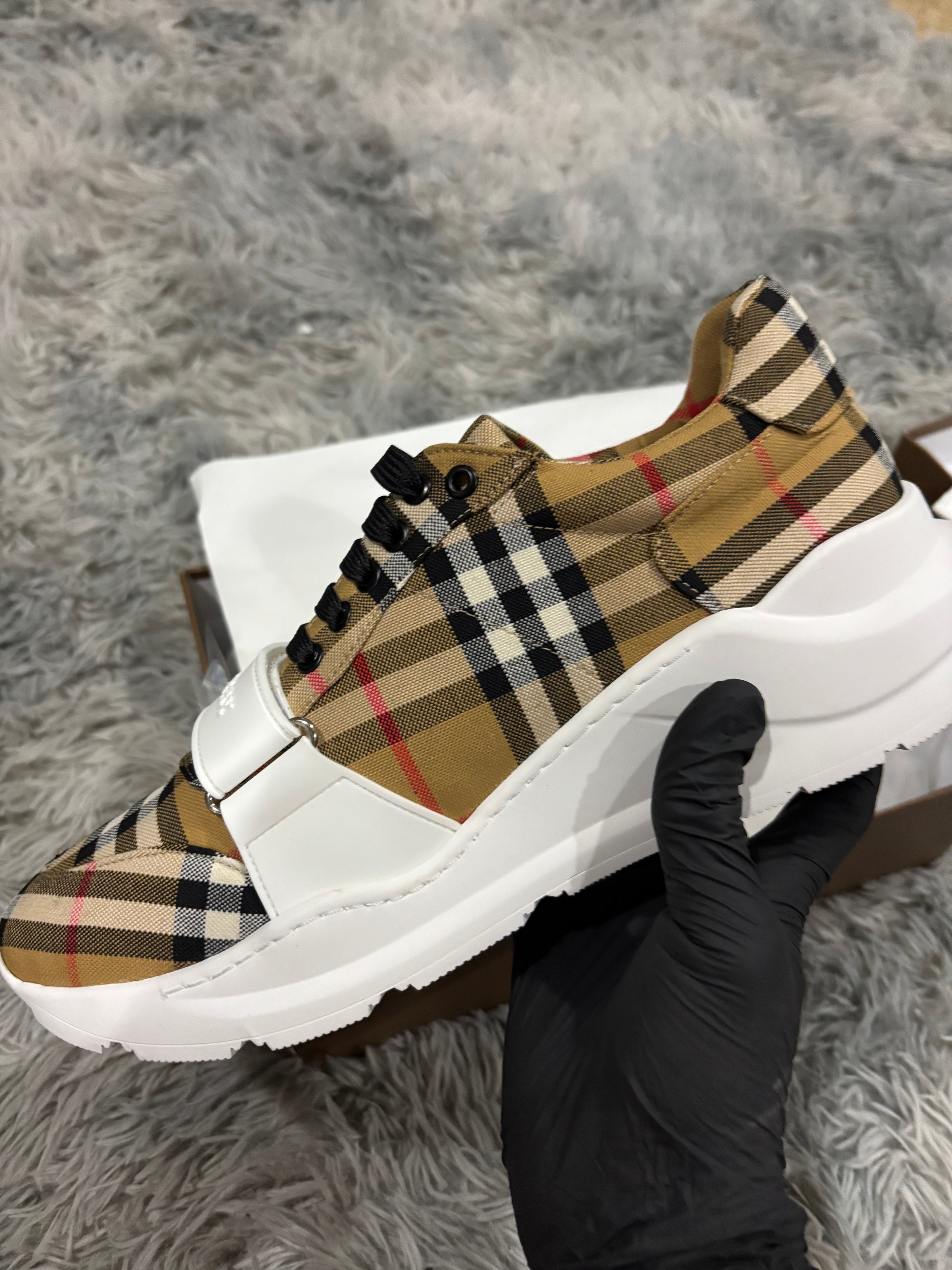 Burbbery shoes