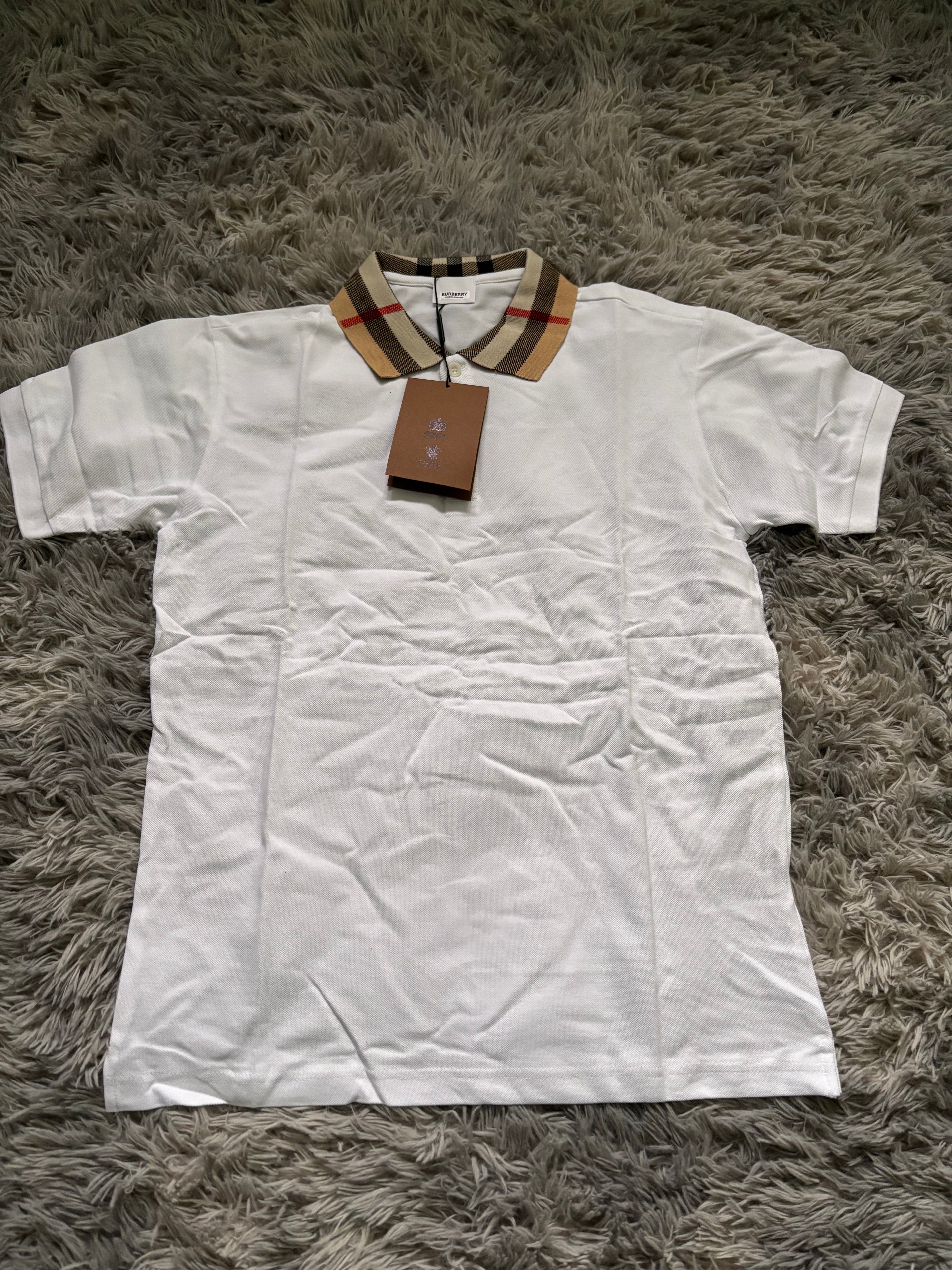 Burbbery tee